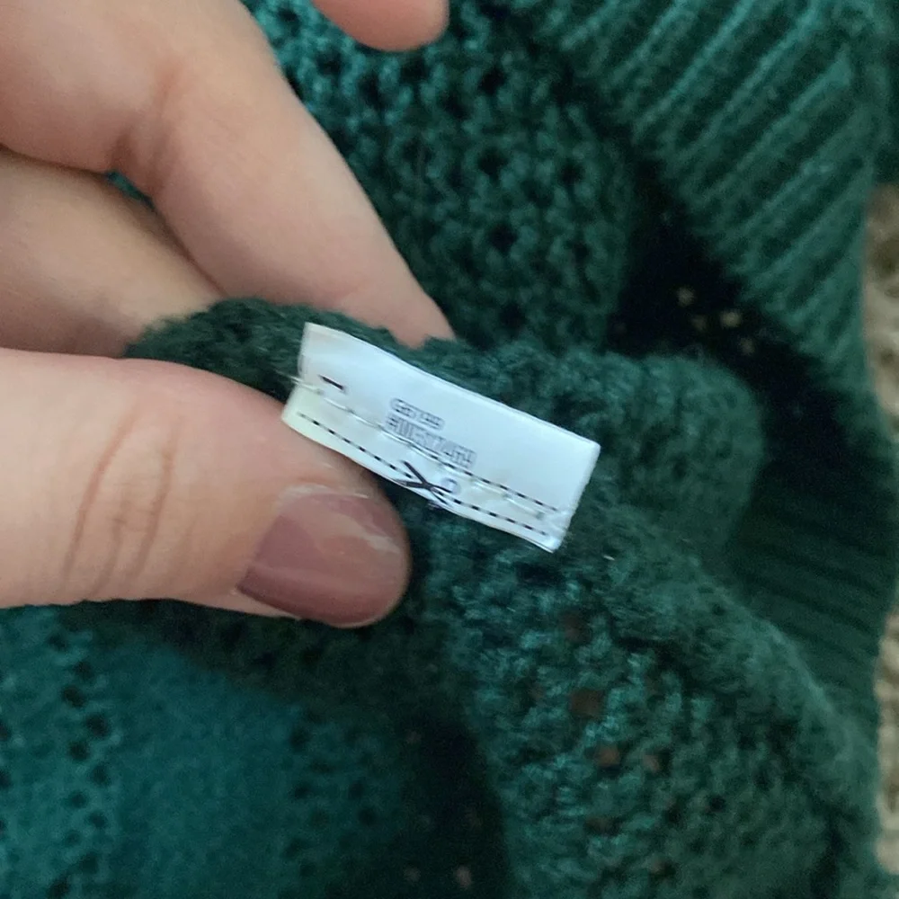 Forever 21 Long Sleeve Cropped Sweater Top - Picture 3 of 5